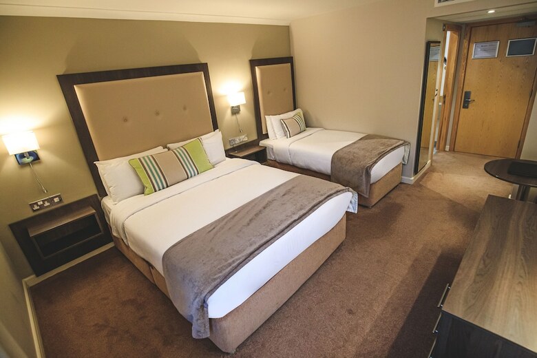 Westlodge Hotel & Pondlodge Cottages