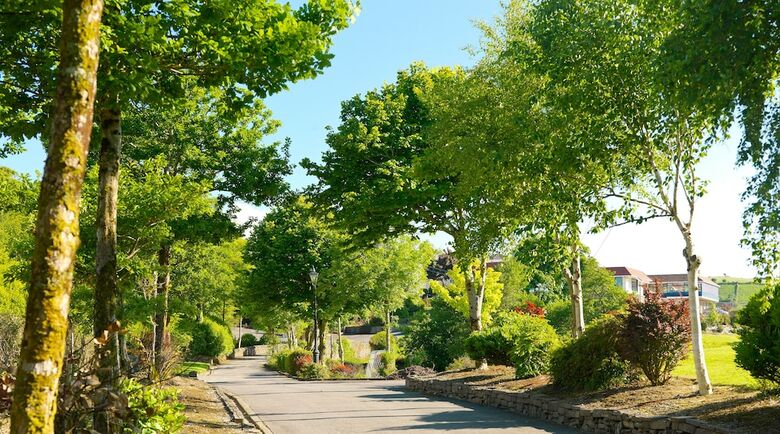 Westlodge Hotel & Pondlodge Cottages