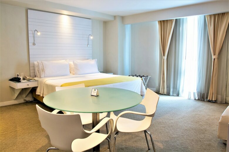 Hotel Holiday Inn Express And Suites At Wtc