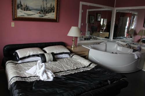 Motel Ritz Inn Niagara & Wedding Chapel
