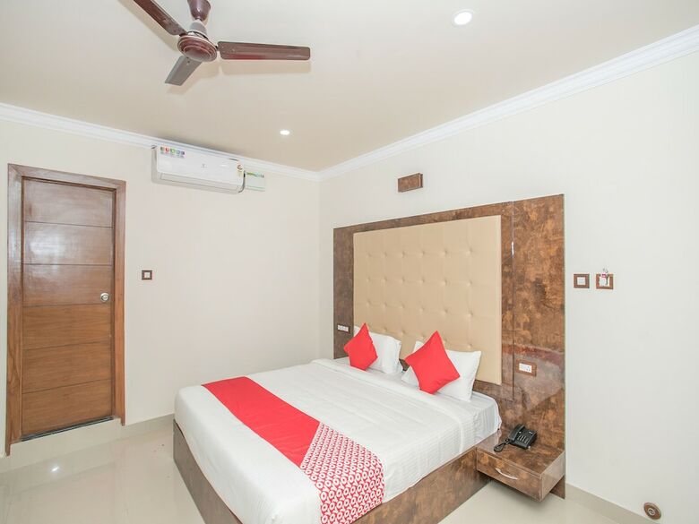 Hotel Oyo 12761 High Street