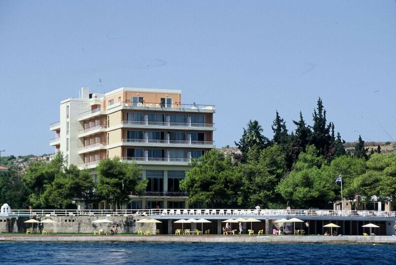 Hotel Kalamaki Beach Resort