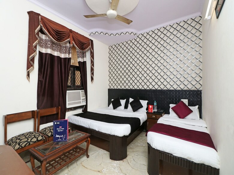 Hotel Oyo 11603 President Inn