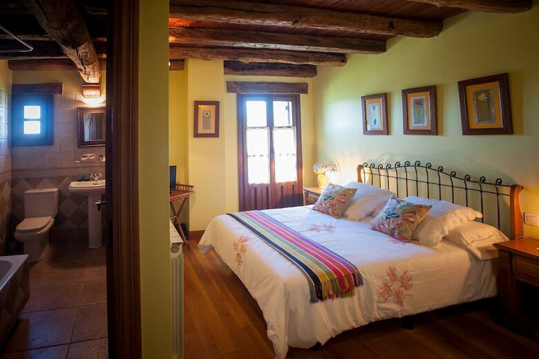 Agroturismo Casa Peluaga