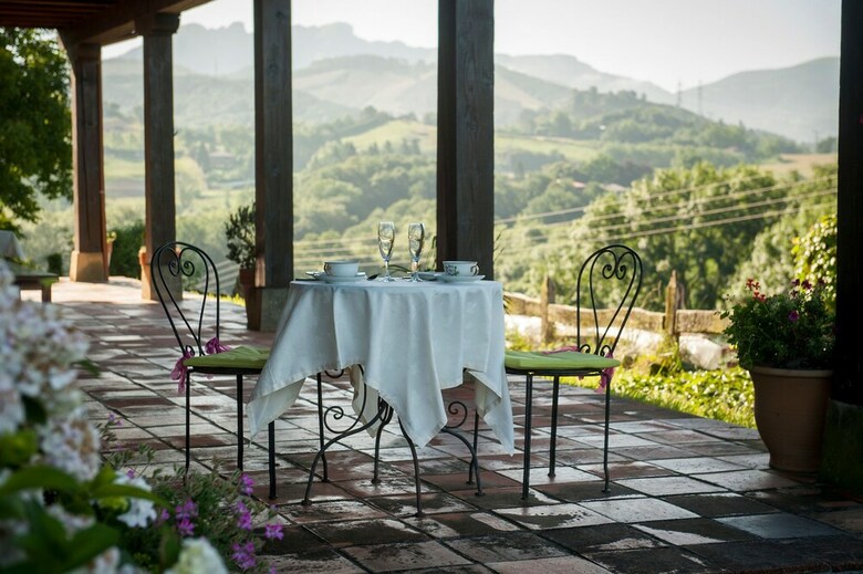 Agroturismo Casa Peluaga