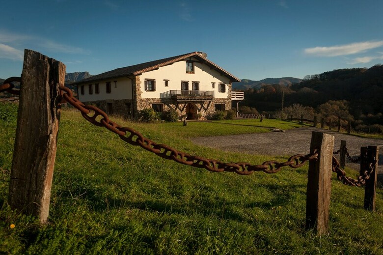 Agroturismo Casa Peluaga