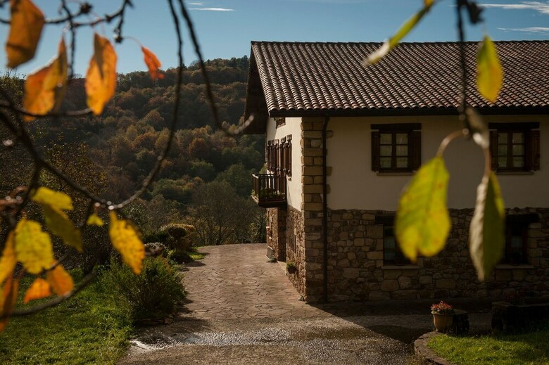 Agroturismo Casa Peluaga
