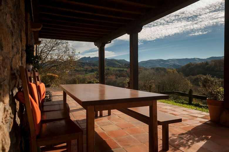 Agroturismo Casa Peluaga