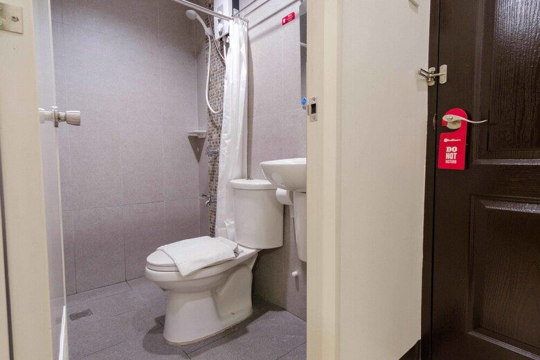 Hotel Reddoorz Plus @ Edsa Congressional
