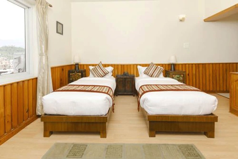 Hotel Mukhum International