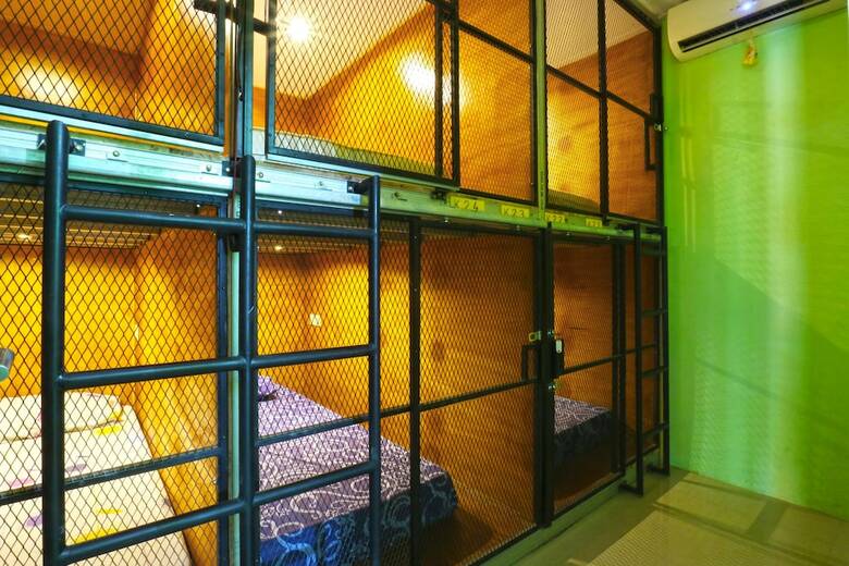 Hostal Kabin Kapsul Kayu Jati I - Hostel