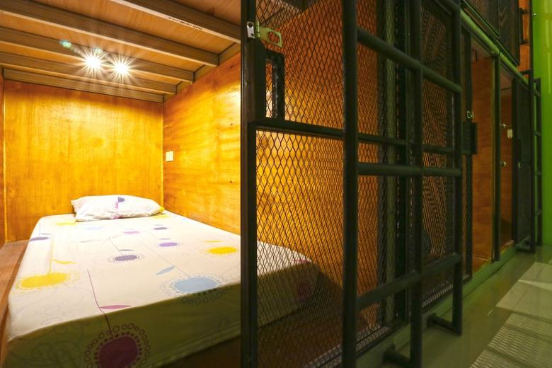 Hostal Kabin Kapsul Kayu Jati I - Hostel