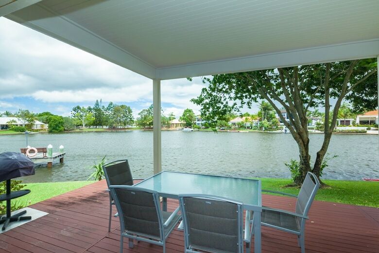 Noosa Entrance Waterfront Resort