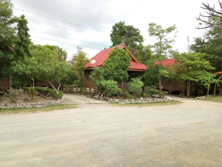 Hotel Vassanadee Resort And Camp