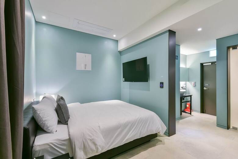 Nine Hotel