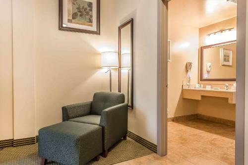 Hotel Quality Inn & Suites Hawkesbury