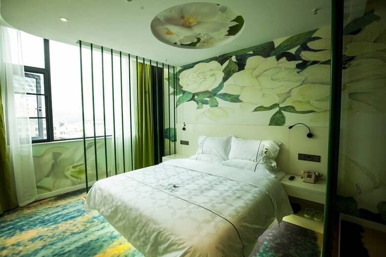 Fun-loving Theme Hotel Of Tengchong