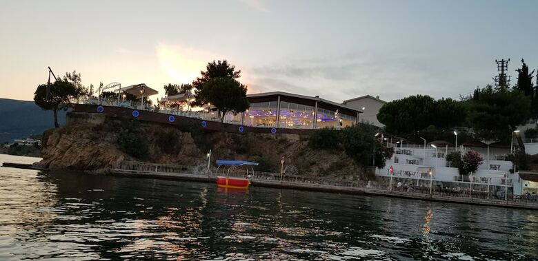 Hotel Serdivan Konak Otel Narli Tesisleri