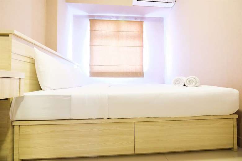 Easy Access To Mall Green Pramuka Apartment
