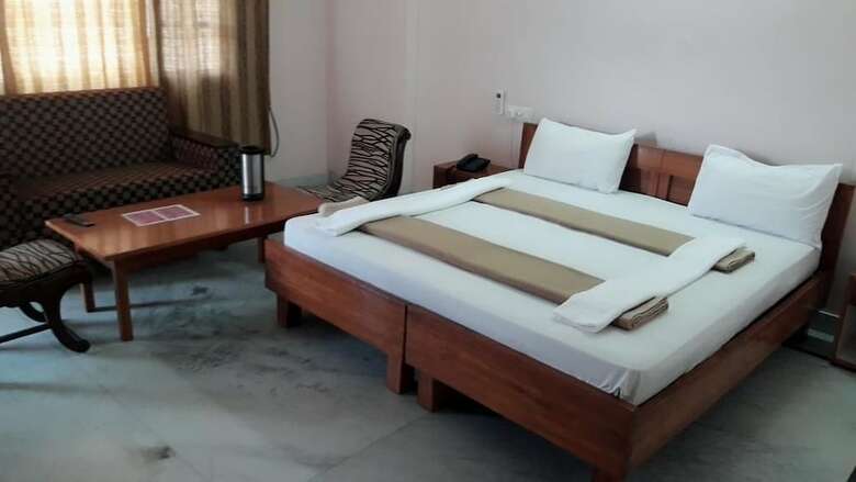 Hotel Atul Regency