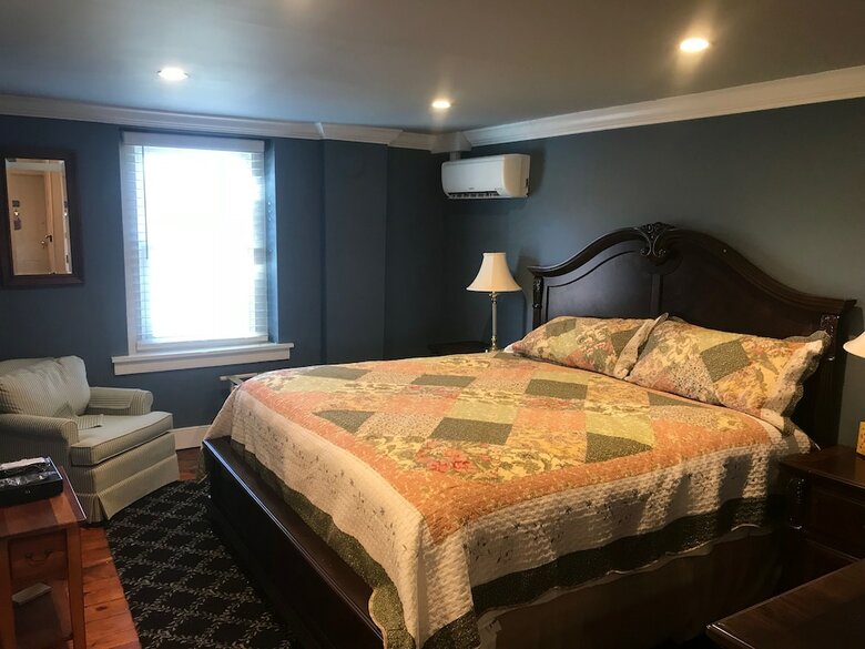 Hotel Stottsville Inn