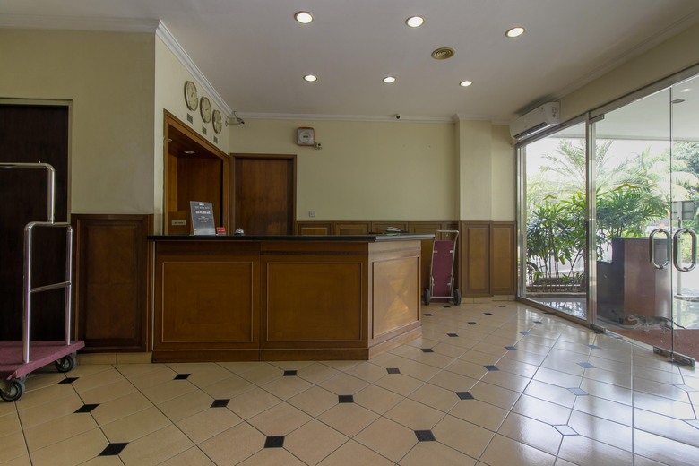 Hotel Reddoorz Plus Near Gbk Senayan