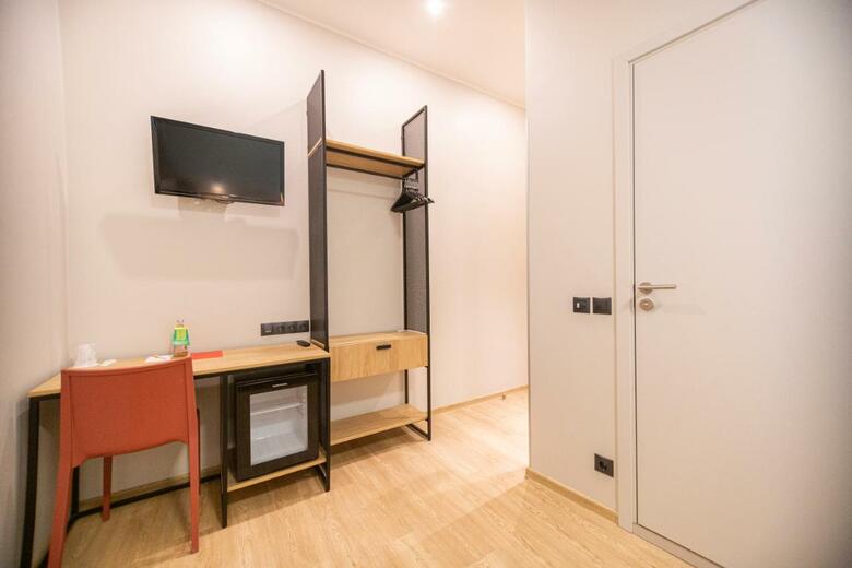 Meriton Old Town Hotel