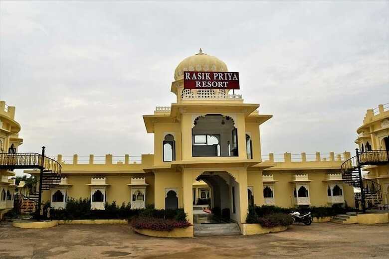 Hotel Rasik Priya Resort