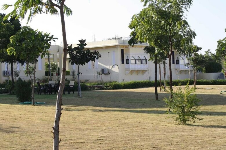 Hotel Rasik Priya Resort