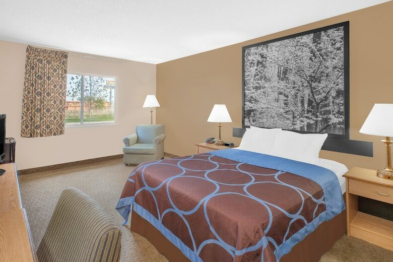 Hotel Super 8 By Wyndham Seville