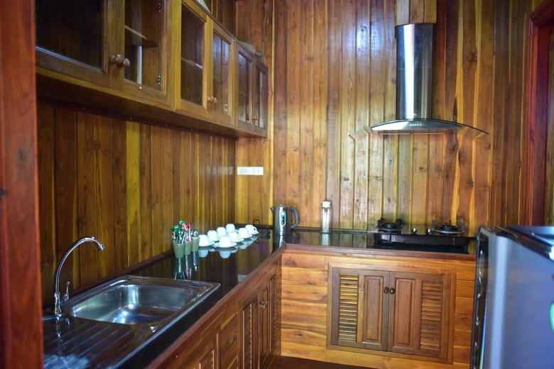 Hotel Riverside Home