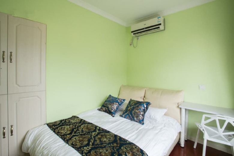 Jhouse Hongqiao Duplex Apartment