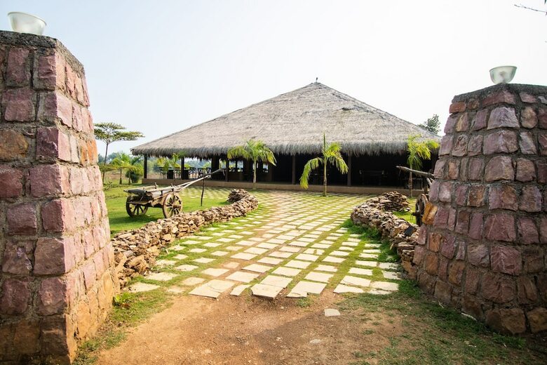 Hotel Karandla Farm And Resort