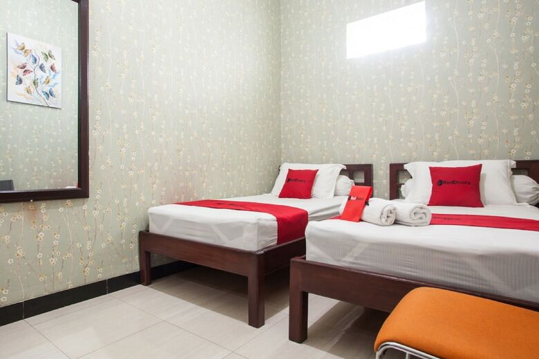 Hotel Reddoorz Syariah Near Basuki Rahmat