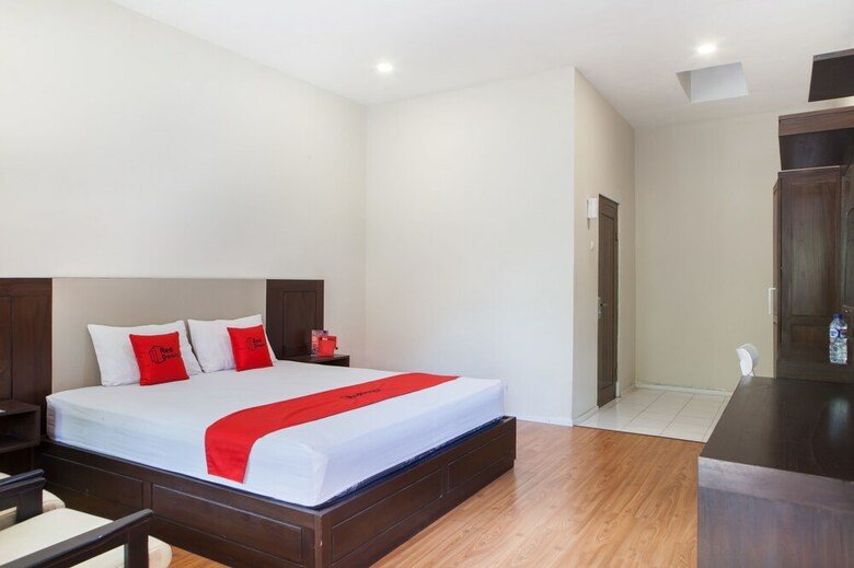 Hotel Reddoorz Plus Near Mall Roxy Banyuwangi