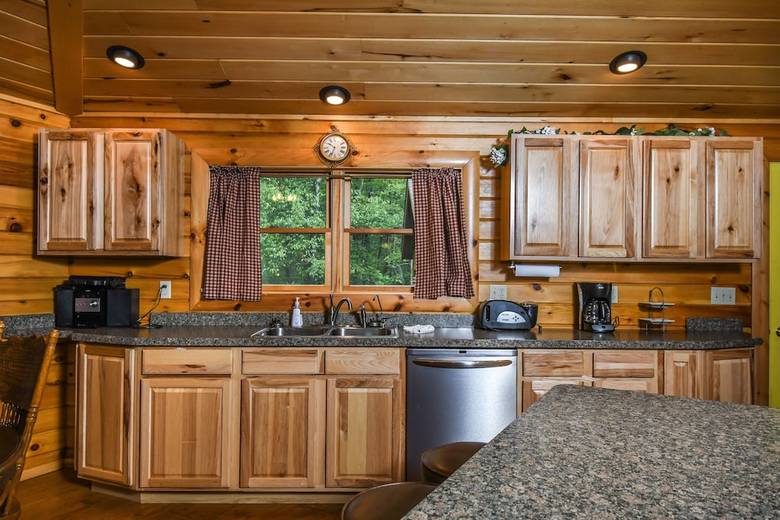 Cozy Cabin 4 Bedroom House
