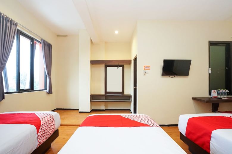 Hostal Oyo 283 Helvetia Residence