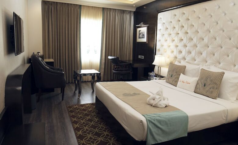 Hotel Zone By The Park Jammu