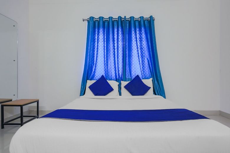 Hotel Oyo 24138 Silverkey Shri Homes