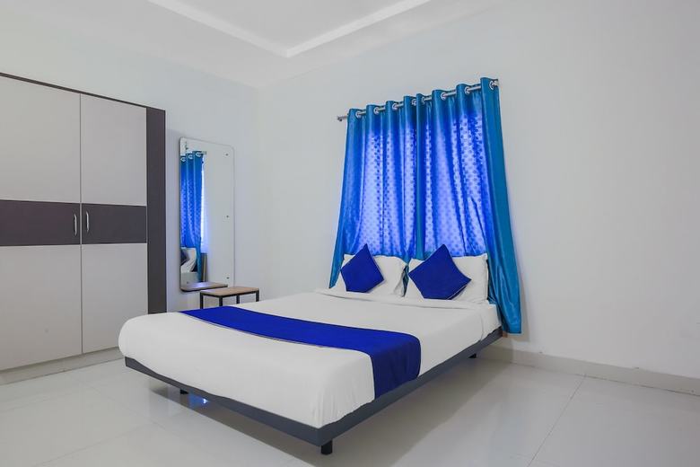Hotel Oyo 24138 Silverkey Shri Homes