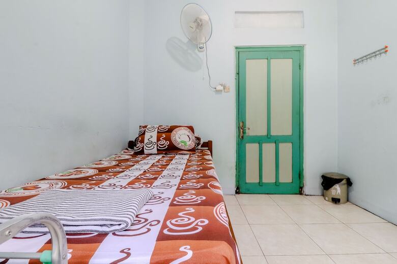 Hostal Bahagia Sederhana Home Stay - Hostel