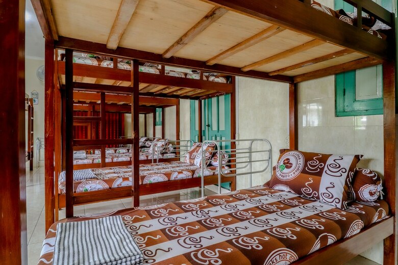 Hostal Bahagia Sederhana Home Stay - Hostel