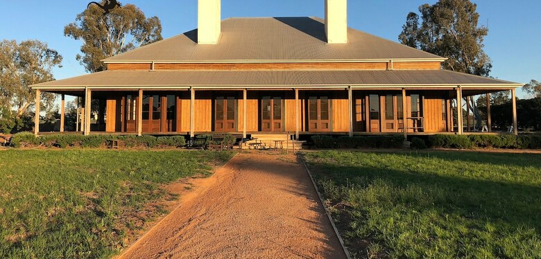 Cabana Yarrabandai Creek Homestead