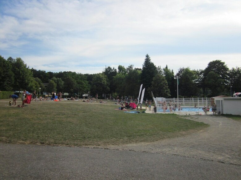 Hotel Chambres Dans Maison de Vacances Avec Spa Ext�rieur