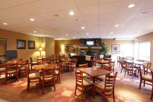 Hotel Pomeroy Inn And Suites