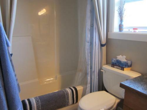 Suite As It Gets Vacation Rental/b&b