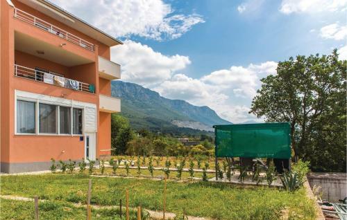 Three-bedroom Apartment In Kastel Sucurac