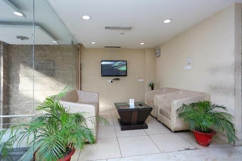 Capital O 1547 Hotel The Oasis