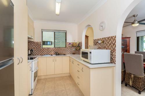 Ground Floor, Air Condtioned Apartment!