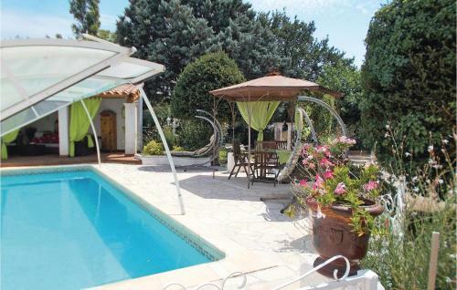 Three-bedroom Holiday Home In Carpentras